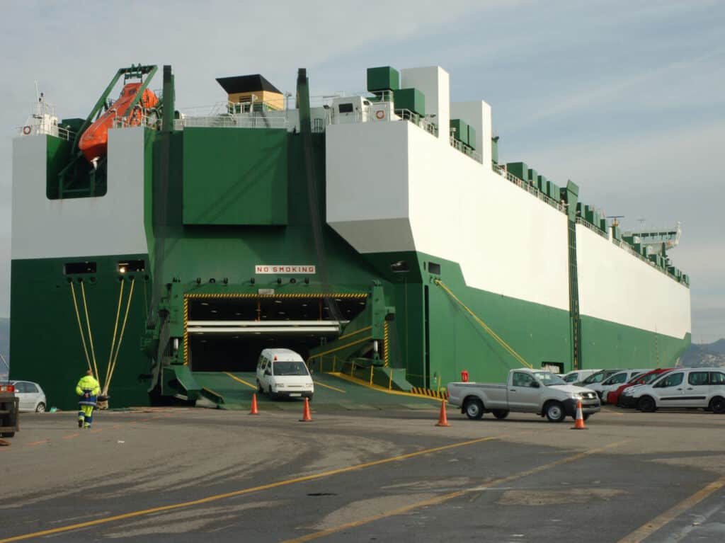 Shipping vehicle to the Dominican Republic