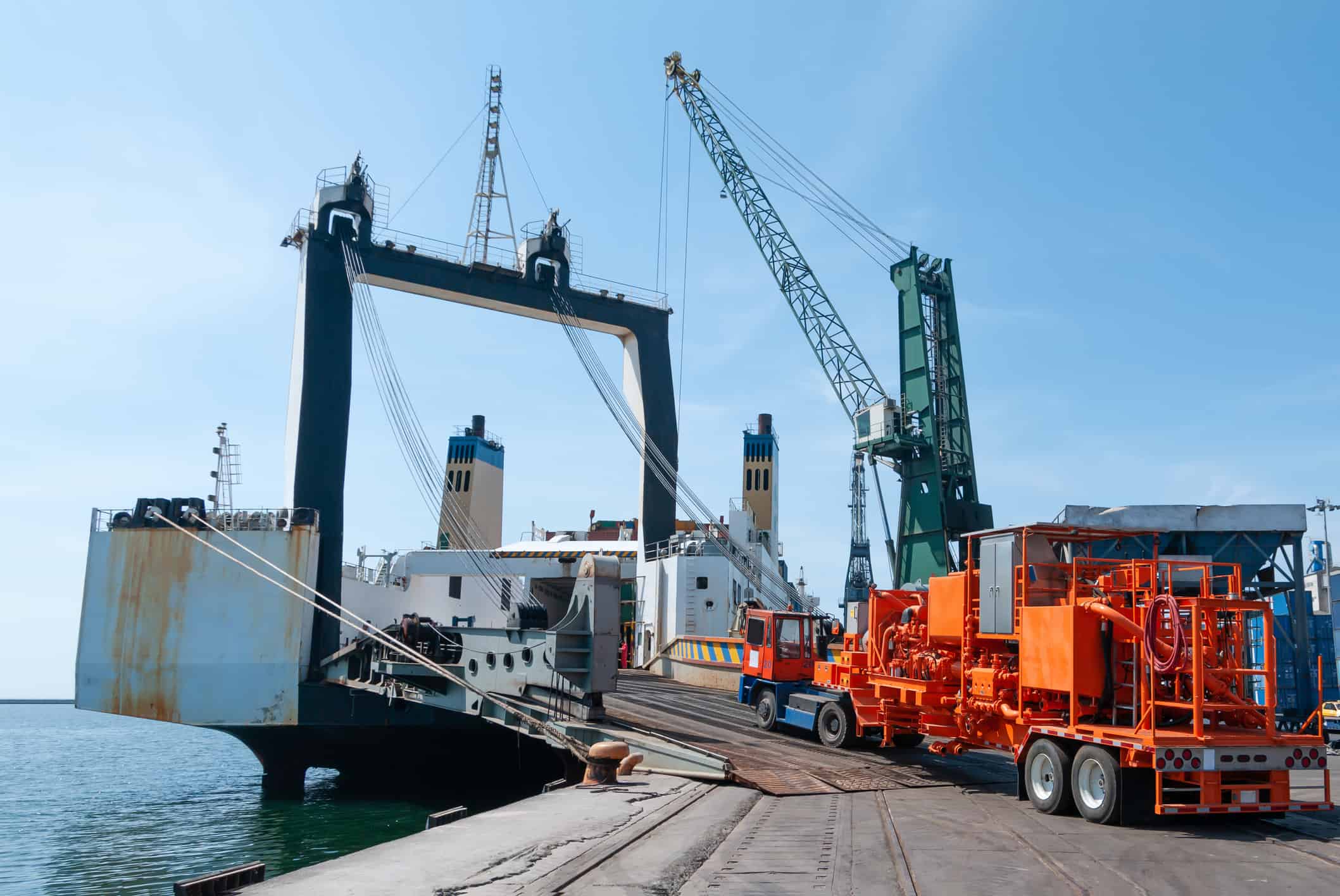 Shipping heavy vehicles on a RoRo Cargo Ship