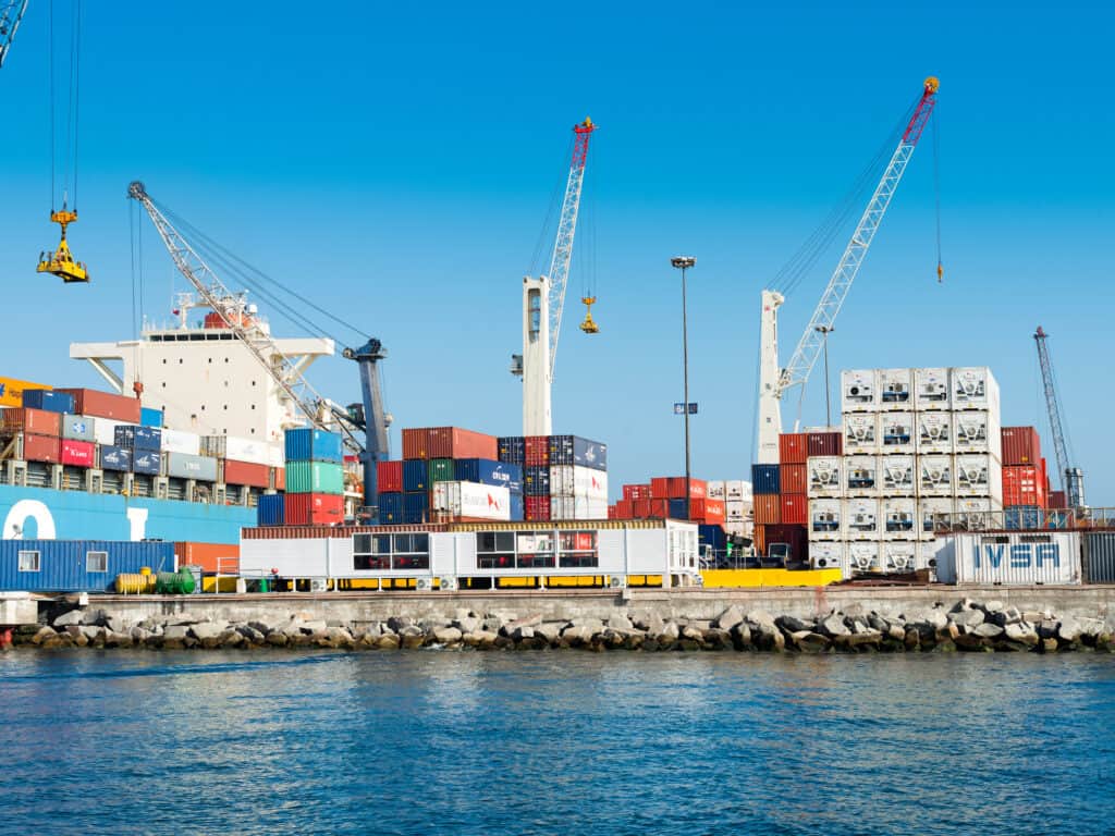 Container shipping service to Iquique