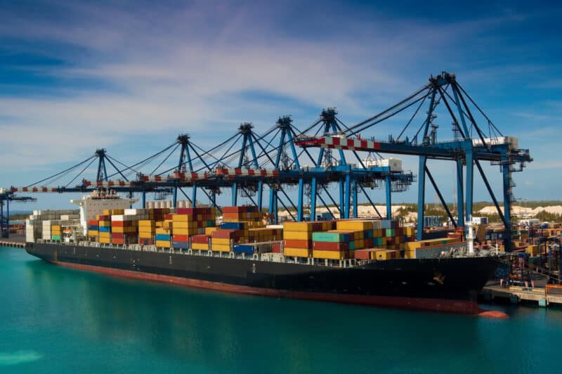 Envío de contenedores a la terminal de Bahamas Freeport