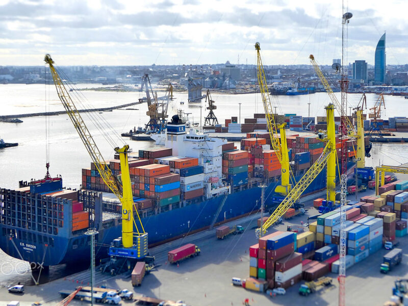 Envio de Carga y contenedores al puerto de Montevideo en Uruguay